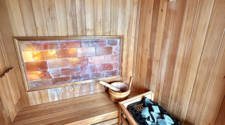 z7337370585423_4f7d0a19af8bdfa5e1e2d2bde803d18e